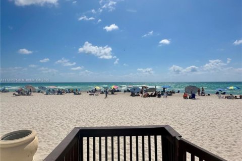 Condominio en venta en Hollywood, Florida, 1 dormitorio, 81.2 m2 № 1958945 - foto 30