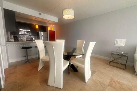 Condominio en venta en Hollywood, Florida, 1 dormitorio, 81.2 m2 № 1958945 - foto 14
