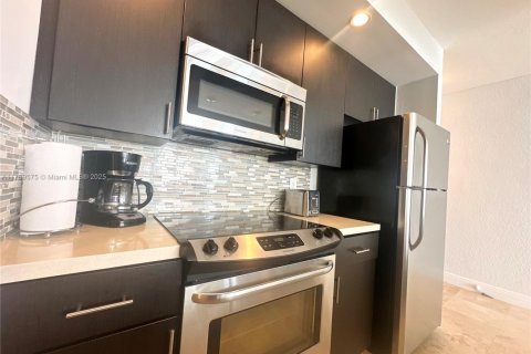 Condominio en venta en Hollywood, Florida, 1 dormitorio, 81.2 m2 № 1958945 - foto 5