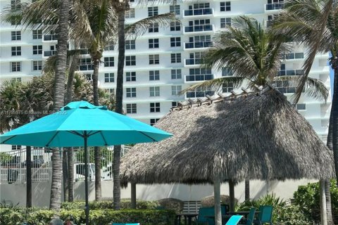 Condominio en venta en Hollywood, Florida, 1 dormitorio, 81.2 m2 № 1958945 - foto 28