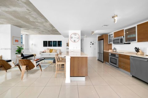 Condo in Miami, Florida, 2 bedrooms № 2081091 - photo 9