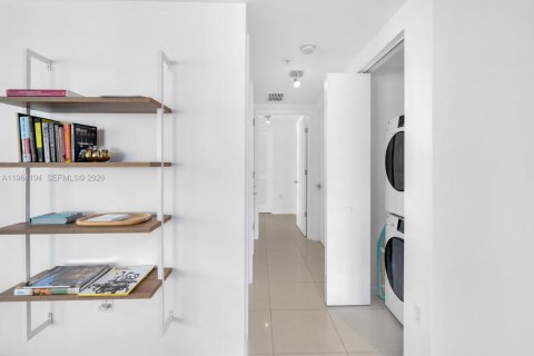 Condo in Miami, Florida, 2 bedrooms № 2081091 - photo 14