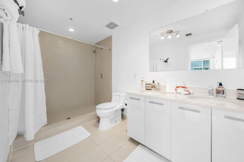 Condo in Miami, Florida, 2 bedrooms № 2081091 - photo 11