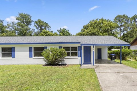 Commercial property in Orlando, Florida 4 bedrooms, 166.48 sq.m. № 2220891 - photo 2
