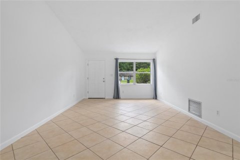 Commercial property in Orlando, Florida 4 bedrooms, 166.48 sq.m. № 2220891 - photo 9