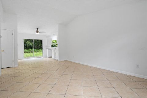 Commercial property in Orlando, Florida 4 bedrooms, 166.48 sq.m. № 2220891 - photo 10