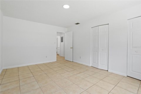 Commercial property in Orlando, Florida 4 bedrooms, 166.48 sq.m. № 2220891 - photo 11