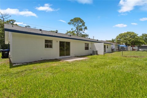 Commercial property in Orlando, Florida 4 bedrooms, 166.48 sq.m. № 2220891 - photo 29