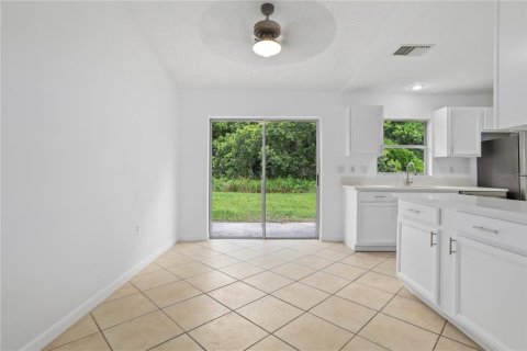 Commercial property in Orlando, Florida 4 bedrooms, 166.48 sq.m. № 2220891 - photo 8