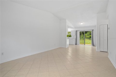 Commercial property in Orlando, Florida 4 bedrooms, 166.48 sq.m. № 2220891 - photo 24