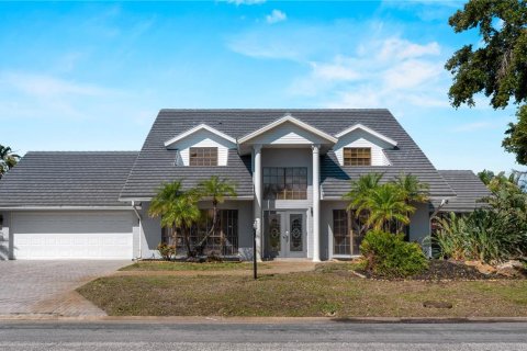 House in Englewood, Florida 4 bedrooms, 358.14 sq.m. № 1655776 - photo 1