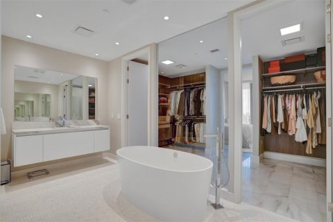 Condominio en venta en Miami, Florida, 2 dormitorios, 228.91 m2 № 2258147 - foto 17