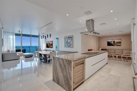 Condominio en venta en Miami, Florida, 2 dormitorios, 228.91 m2 № 2258147 - foto 2