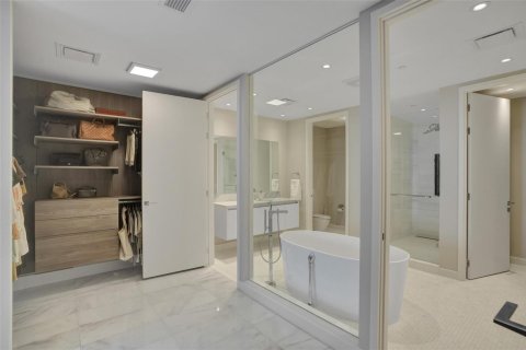 Condominio en venta en Miami, Florida, 2 dormitorios, 228.91 m2 № 2258147 - foto 18