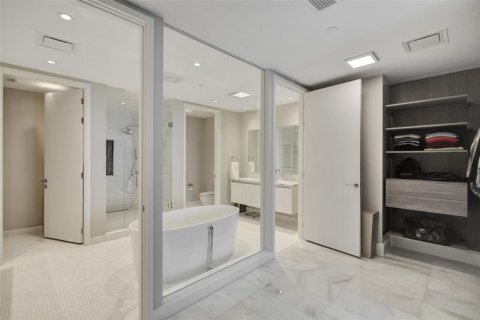 Condominio en venta en Miami, Florida, 2 dormitorios, 228.91 m2 № 2258147 - foto 19