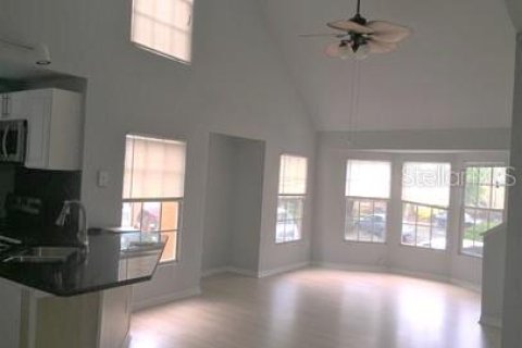 Condominio en alquiler en Orlando, Florida, 1 dormitorio, 92.07 m2 № 2283842 - foto 4
