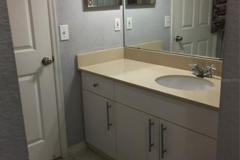 Condominio en alquiler en Orlando, Florida, 1 dormitorio, 92.07 m2 № 2283842 - foto 9