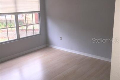 Condominio en alquiler en Orlando, Florida, 1 dormitorio, 92.07 m2 № 2283842 - foto 10