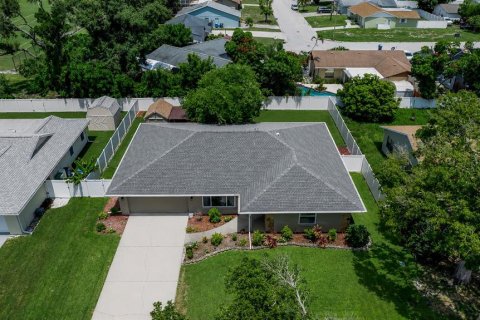 Villa ou maison à vendre à Bradenton, Floride: 4 chambres, 184.5 m2 № 2324430 - photo 2