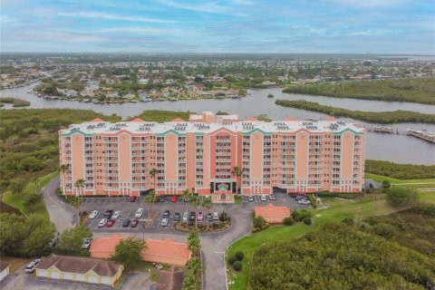 Condominio en New Port Richey, Florida, 2 dormitorios № 2105102