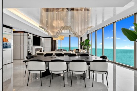Condominio en venta en Sunny Isles Beach, Florida, 4 dormitorios, 353.31 m2 № 1946043 - foto 7