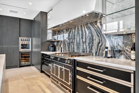 Condominio en venta en Sunny Isles Beach, Florida, 4 dormitorios, 353.31 m2 № 1946043 - foto 13