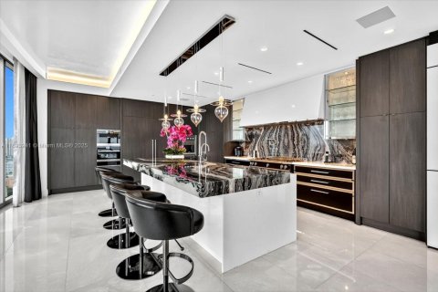 Condominio en venta en Sunny Isles Beach, Florida, 4 dormitorios, 353.31 m2 № 1946043 - foto 8