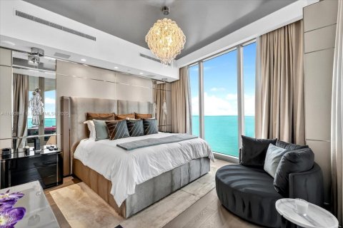 Condominio en venta en Sunny Isles Beach, Florida, 4 dormitorios, 353.31 m2 № 1946043 - foto 22