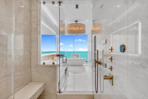 Condominio en venta en Sunny Isles Beach, Florida, 4 dormitorios, 353.31 m2 № 1946043 - foto 18