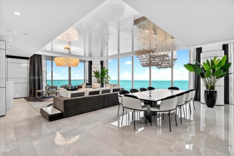 Condominio en venta en Sunny Isles Beach, Florida, 4 dormitorios, 353.31 m2 № 1946043 - foto 14