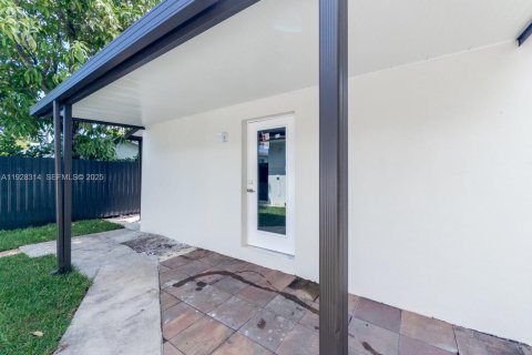 Commercial property in Miami, Florida 24.15 sq.m. № 1986907 - photo 9