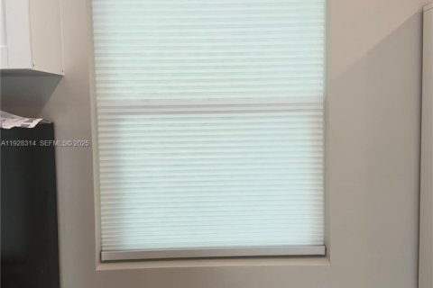 Commercial property in Miami, Florida 24.15 sq.m. № 1986907 - photo 5