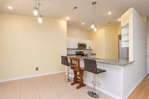 House in Valrico, Florida 5 bedrooms, 223.89 sq.m. № 2198927 - photo 9
