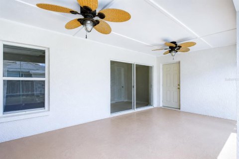 House in Valrico, Florida 5 bedrooms, 223.89 sq.m. № 2198927 - photo 24