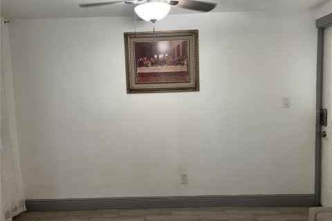 Villa ou maison à vendre à Saint Petersburg, Floride: 1 chambre, 62.43 m2 № 2296436 - photo 11