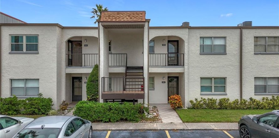 Condo in Seminole, Florida, 2 bedrooms № 1436545