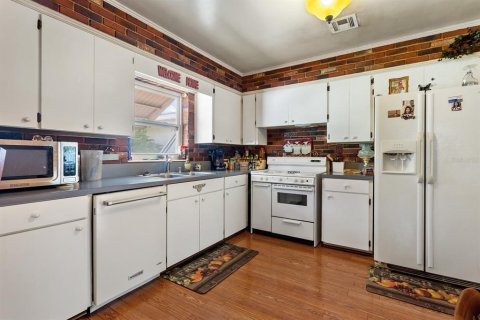 Casa en venta en Winter Haven, Florida, 4 dormitorios, 145.3 m2 № 1914075 - foto 6