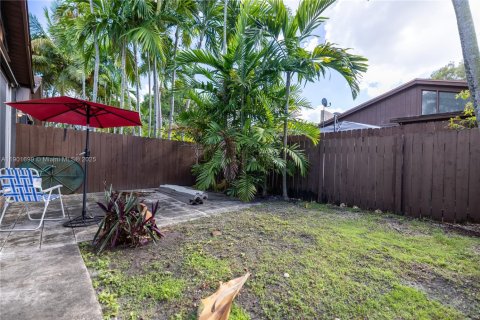 Touwnhouse à vendre à Miami, Floride: 2 chambres, 100.33 m2 № 1955406 - photo 13