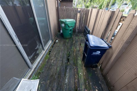 Touwnhouse à vendre à Miami, Floride: 2 chambres, 100.33 m2 № 1955406 - photo 15