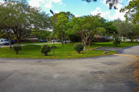 Touwnhouse à vendre à Miami, Floride: 2 chambres, 100.33 m2 № 1955406 - photo 21