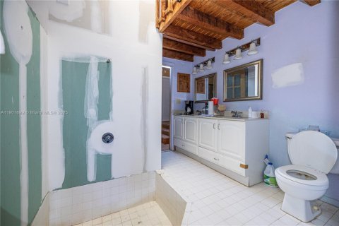 Touwnhouse à vendre à Miami, Floride: 2 chambres, 100.33 m2 № 1955406 - photo 12