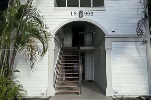 Condominio en venta en Hialeah, Florida, 2 dormitorios, 80.82 m2 № 1937754 - foto 1