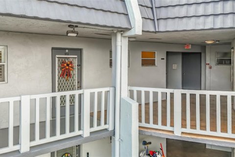 Condo in Margate, Florida, 1 bedroom № 2249543 - photo 3