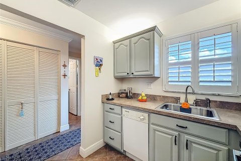 Condo in Margate, Florida, 1 bedroom № 2249543 - photo 10