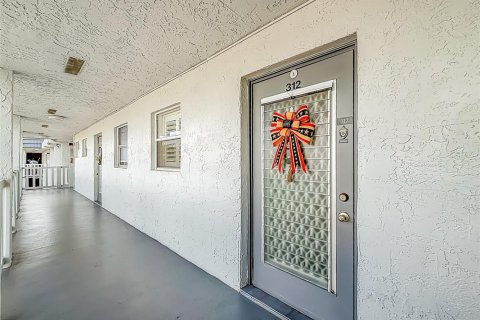 Condo in Margate, Florida, 1 bedroom № 2249543 - photo 4