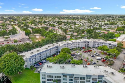 Condo in Margate, Florida, 1 bedroom № 2249543