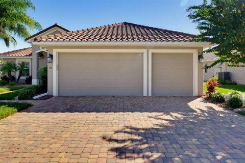 House in Ormond Beach, Florida 3 bedrooms, 208.01 sq.m. № 2416634 - photo 3