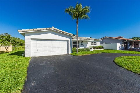 Casa en venta en Hollywood, Florida, 3 dormitorios, 152.92 m2 № 1972268 - foto 2