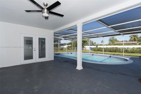 Casa en venta en Hollywood, Florida, 3 dormitorios, 152.92 m2 № 1972268 - foto 28