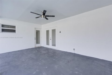 Casa en venta en Hollywood, Florida, 3 dormitorios, 152.92 m2 № 1972268 - foto 27